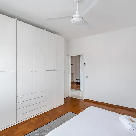 Terrace Flat Apartment *