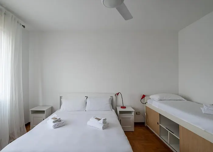 Guesthost - Terrace Flat