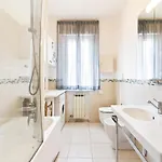 Guesthost - Terrace Flat Daire
