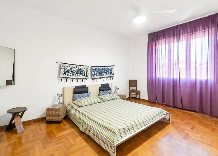 Guesthost - Terrace Flat *